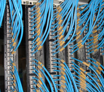 機(jī)房綜合布線系統(tǒng)、辦公樓綜合布線、廣州綜合布線公司、企業(yè)綜合布線